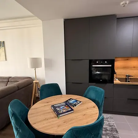 Apartament Lynx - Sky Tower C - View, Balcony & Parking *