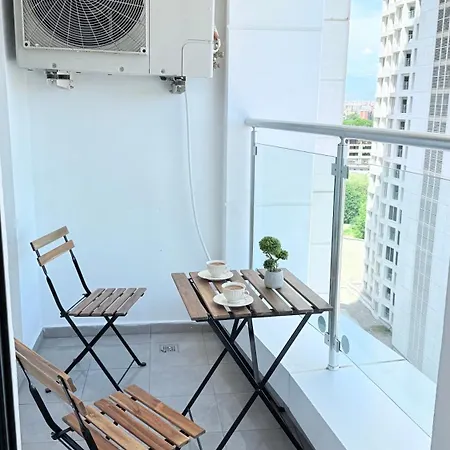 Lynx - Free Parking - Fast Wi-fi - Self Check-in Skopje